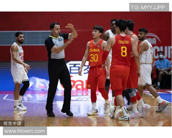 马刺队在与中国男篮对决中展现强大攻势与精湛技术